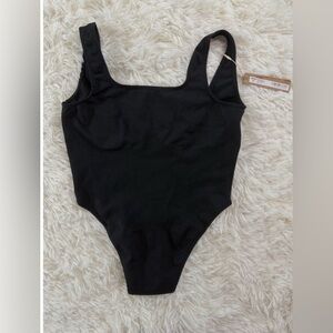 SKIMS NWT Contour Lounge High Cut BodySuit